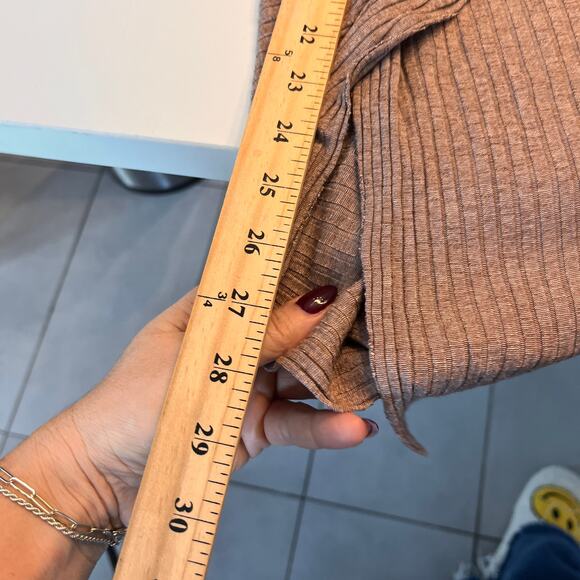 Alix Nyc Vista Rib Twist Front Stretch Long Sleeve Top in Chestnut Size Medium - Picture 8 of 9